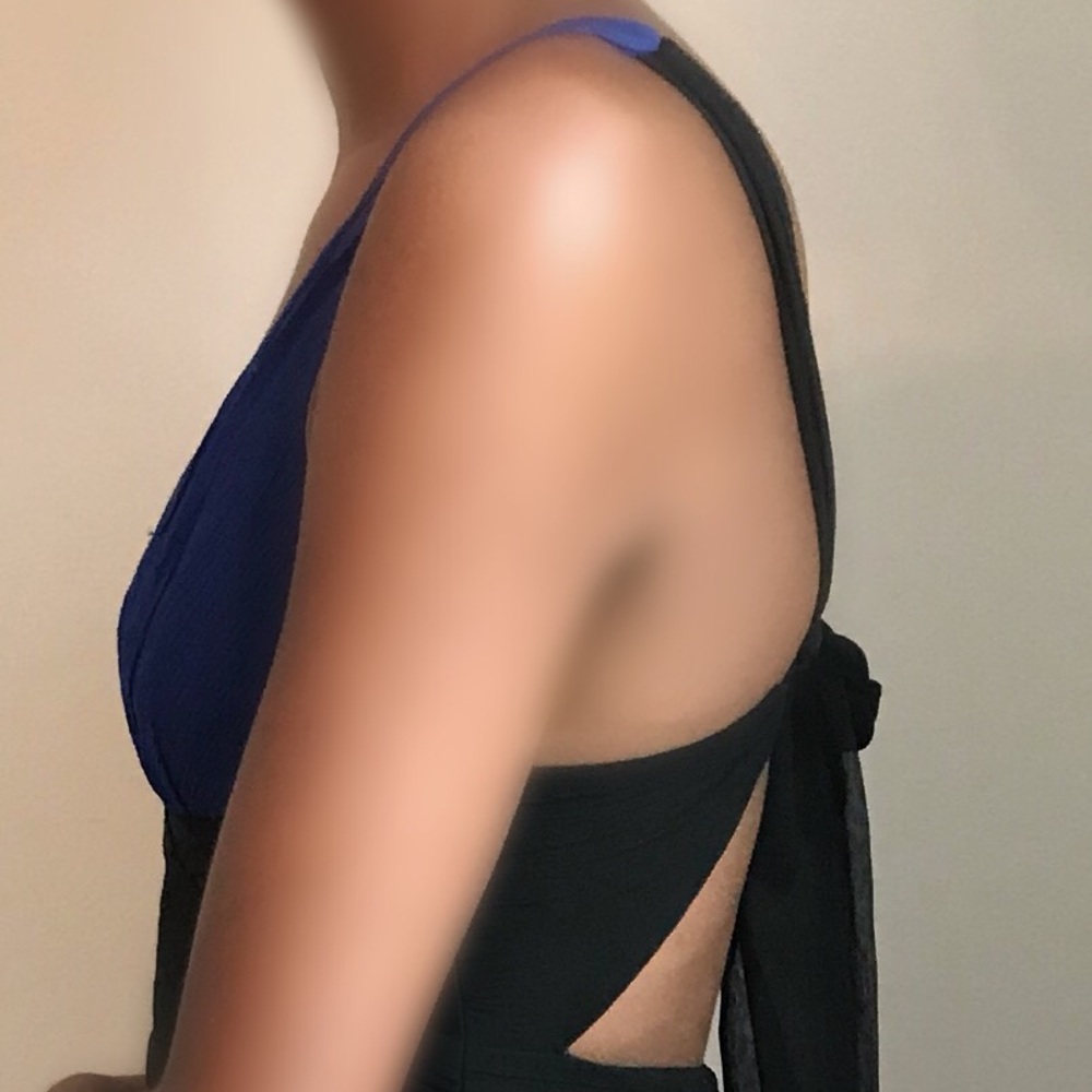 Gown - Picture 3 of 7